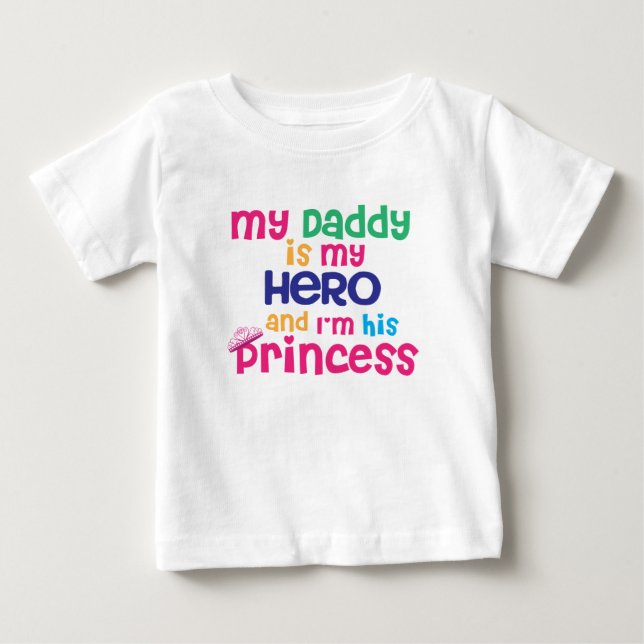T-shirt Pour Bébé Bébé mignon citation Héros papa et princesse fille (Devant)