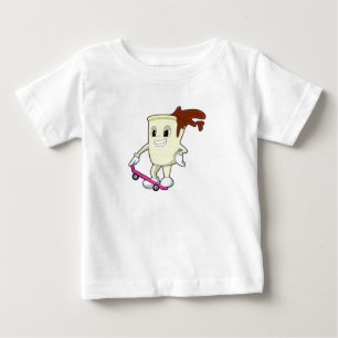 T-shirt Pour Bébé Café en patinage avec skateboard