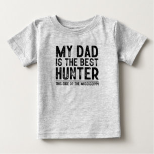 T-shirt Pour Bébé Chasse amusante pour bébé en disant