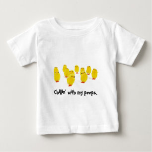 T-shirt Pour Bébé Chillin d'aimant de poussin avec mon habillement