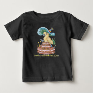 T-shirt Pour Bébé cockatoo perché sur gâteau d'anniversaire casquett