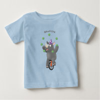 Drôle rhinocéros mignon jonglant sur monocycle