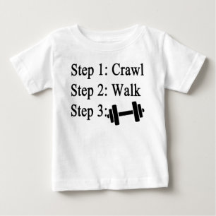 T-shirt pour bébé en train de soulever le poids 