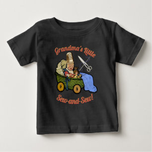 T-shirt Pour Bébé Grandmas Petit Coudre et Coudre Personnalisé