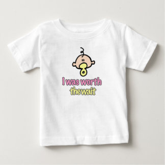 T-shirt Pour Bébé Je valais la peine d'attendre (fille)