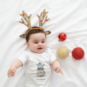 T-shirt Pour Bébé lapin mignon portant un casquette d'hiver, personn