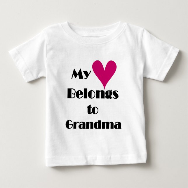 T-shirt Pour Bébé Mon coeur appartient à grand-mère (Devant)