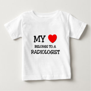 T-shirt Pour Bébé Mon coeur appartient à un RADIOLOGUE