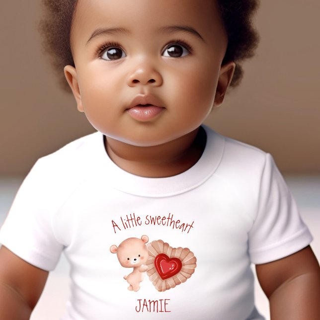 T-shirt Pour Bébé Petit amour Valentines Baby Bear Nom (Little Sweetheart Valentines Baby Bear Name Baby T-Shirt)