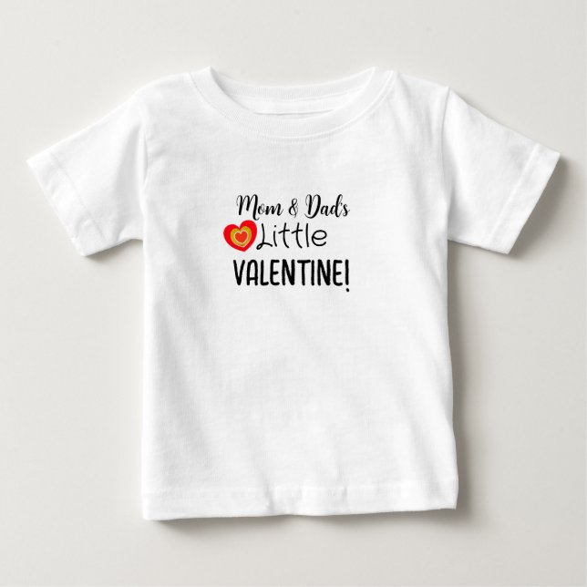 T-shirt Pour Bébé Petit coeur de Saint Valentin de Maman & Papa (Devant)