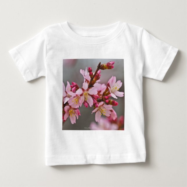 T-shirt Pour Bébé Pink Against A Gray Sky Japanese Cherry Blossoms (Devant)