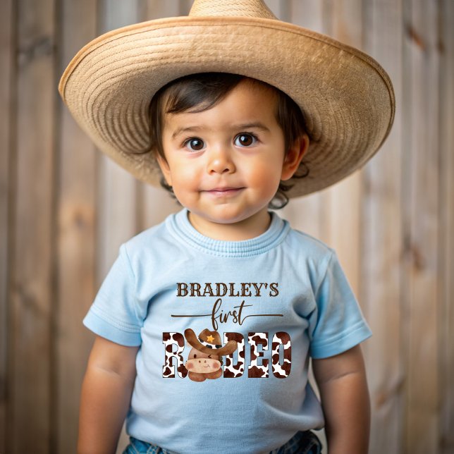 T-shirt Pour Bébé Première vache rodéo motif chevalier mignon dans u (First rodeo cow pattern cute baby horse in a hat baby T-Shirt personalized first birthday shirt )