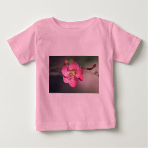 T-shirt Pour Bébé Quince à fleurs roses parfaite
