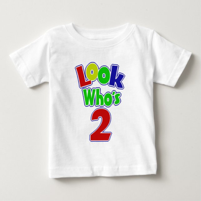 T-shirt Pour Bébé Regardez qui est 2/ Nom personnalisé (Devant)