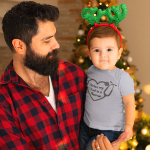 T-shirt Pour Bébé Relax Mon Père Est Un Infirmier Coeur Stethoscope