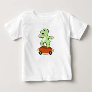 T-shirt Pour Bébé Tortue avec coquille en tant que skateboard