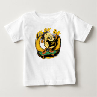 T-shirt Pour Bébé Un dessin animé mozzaerlla bâton sur le skateboard