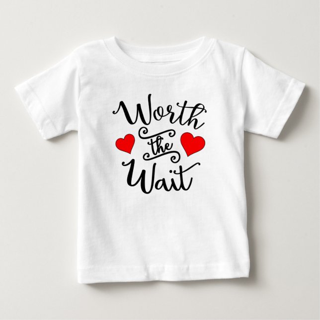 T-shirt Pour Bébé Vaut le style d'attente : Toddler Ruffle Tee (Devant)