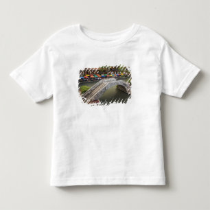 T-shirt Pour Les Tous Petits Café extérieur le long de River Walk et pont sur 2
