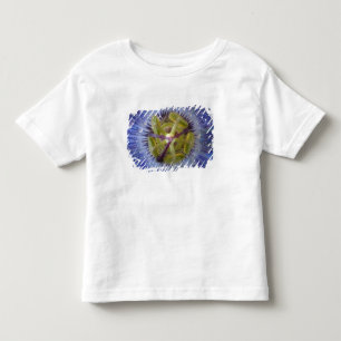 T-shirt Pour Les Tous Petits Gros plan de fleur de la passion couverte de rosée