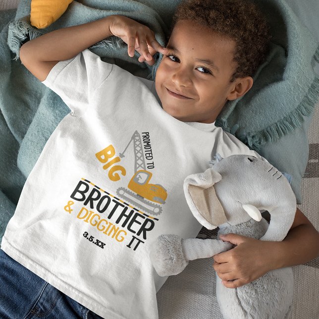T-shirt Pour Les Tous Petits Grue de construction Big Brother creuser (A custom construction shirt for a special new big brother!)