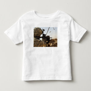 T-shirt Pour Les Tous Petits le soldat engage les forces ennemies