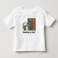 Maisy et une bibliothèque de livres