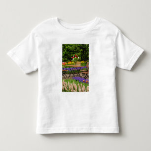 T-shirt Pour Les Tous Petits Tulipes de table dans le jardin, jardins de Keuken