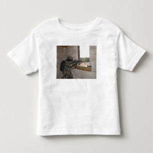 T-shirt Pour Les Tous Petits Un soldat agit en tant que force d'opposition
