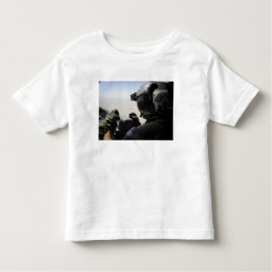 T-shirt Pour Les Tous Petits Un soldat assure la sécurité