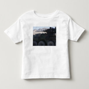 T-shirt Pour Les Tous Petits Un véhicule blindé léger tire