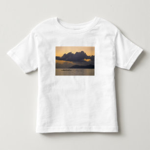 T-shirt Pour Les Tous Petits Une équipe de canoë à balancier s'entraîne au larg