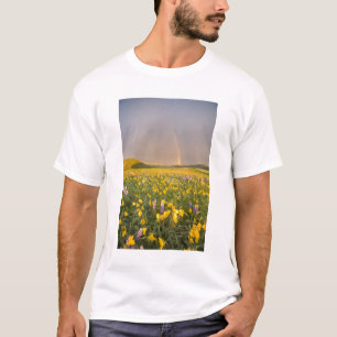 T-shirt Prairie de fleurs sauvages spectaculaire au lever