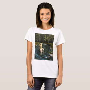 T-shirt Pretty Blonde Fairy Paddling dans un ruisseau de f