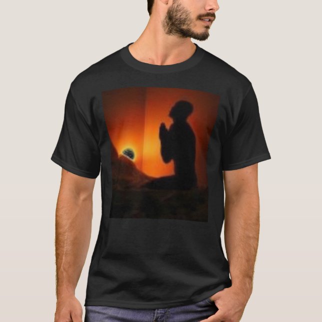 T-SHIRT PRIEZ LA PIÈCE EN T NOIRE DE SILOHETTE (Devant)