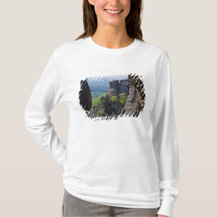 T-shirt Promenade dans les ruines du château de Belogradc