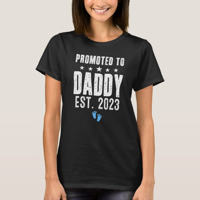 T-shirt Promoted To Daddy 2023 C'est un garçon Grossesse A (Devant)