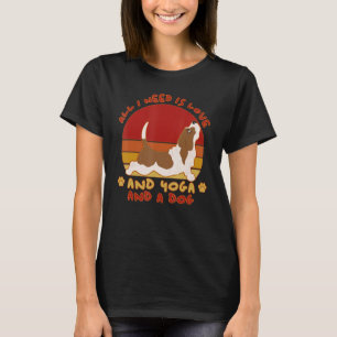 T-shirt Propriétaire de la Hound Basset Yoga Chien Tout Ce