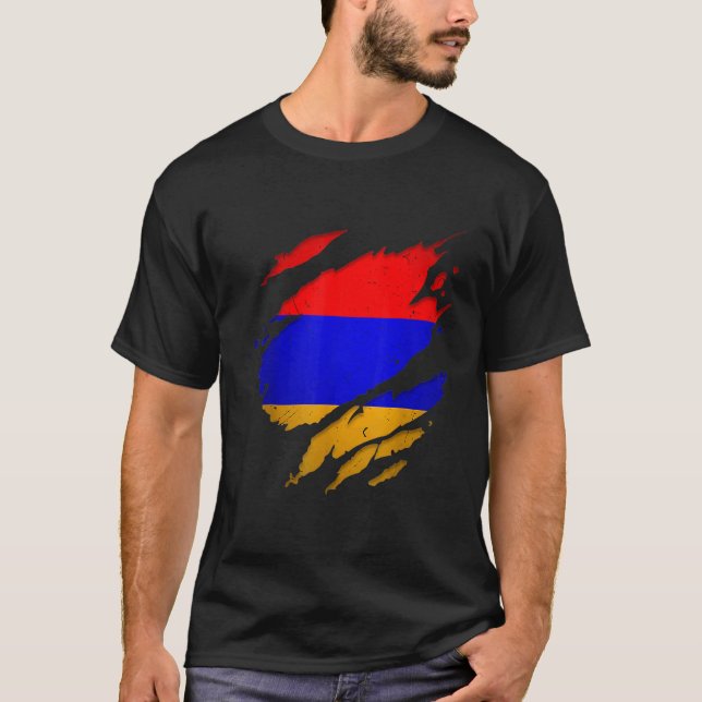 T-shirt Proud Armenian   Torn Ripped Armenia Flag (Devant)