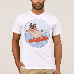 T-Shirt Pug heureux en surf sur planche de surf
