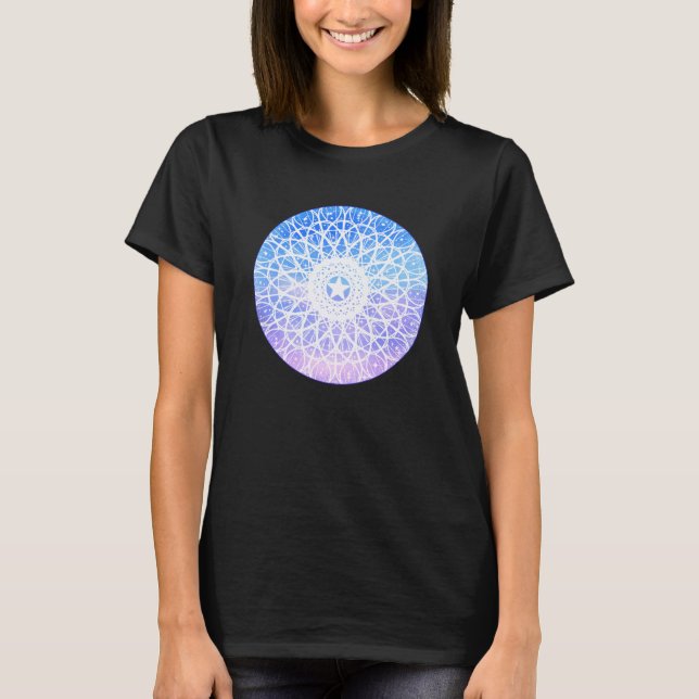 T-shirt Purple, Blanc Et Bleu Espace Floral Mandala (Devant)