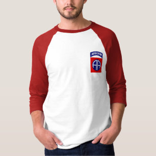T-shirt quatre-vingt-deuxième Longue pièce en t de douil