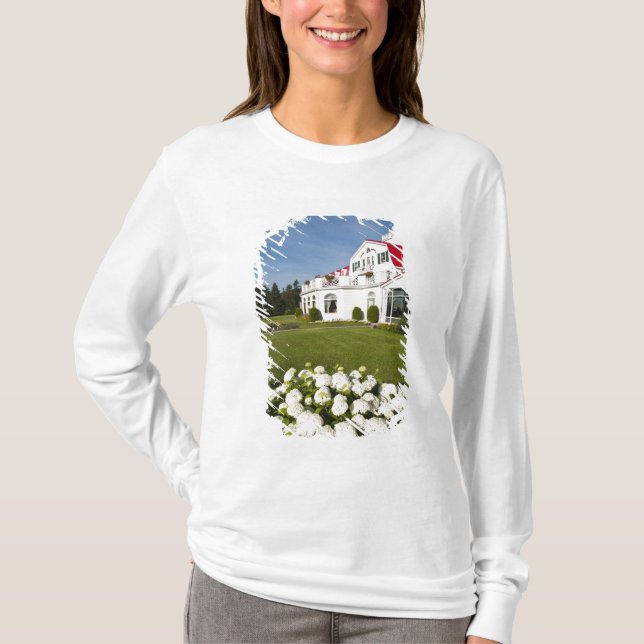 T-shirt  
Québec, Canada. Hôtel historique Tadoussac, 3 (Devant)