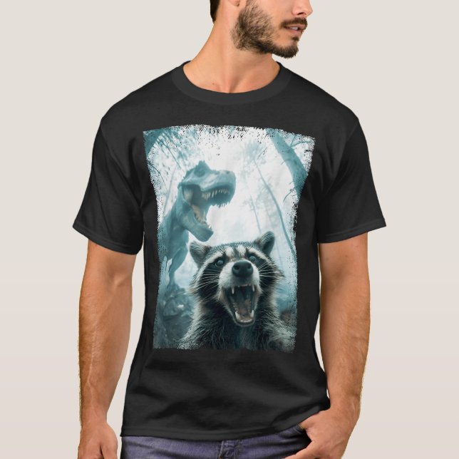 T-shirt Raccoon Selfie With Tyrannosaurus T Rex Adventure  (Devant)
