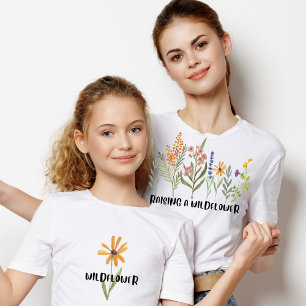 T-shirt Raising a Fleur sauvage Mom New Mama Mini Mothers 