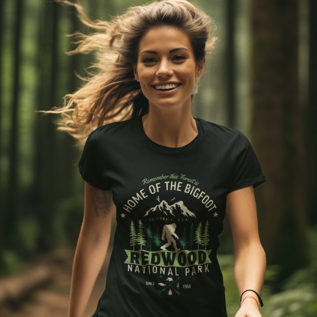 T-shirt Redwood National Park Home of the Bigfoot (Créateur téléchargé)