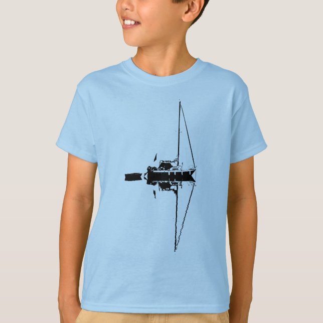 T-shirt Réflexion de voilier sur mer calme (Devant)