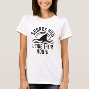 T-shirt Requins Enlacés En Utilisant Leur Bouche