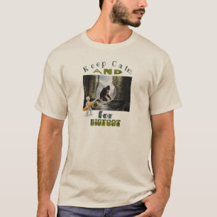 T-shirt Restez calme et recherchez Bigfoot meilleur bigfoo