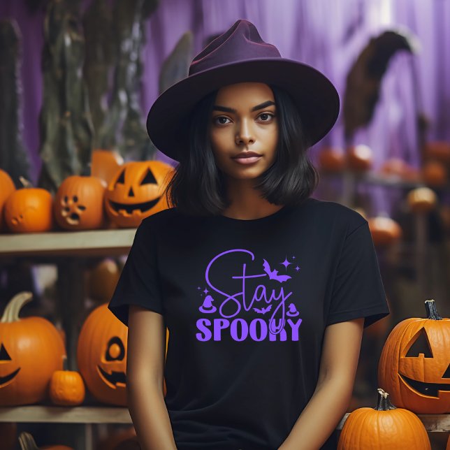 T-shirt Restez Éffrayant Halloween (Halloween t-shirt with the text Stay Spooky.)